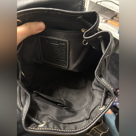 Euc Coach 9569 Legacy Soft Black Leather Drawstring Flap Backpack Purse Vintage - Picture 3 of 8